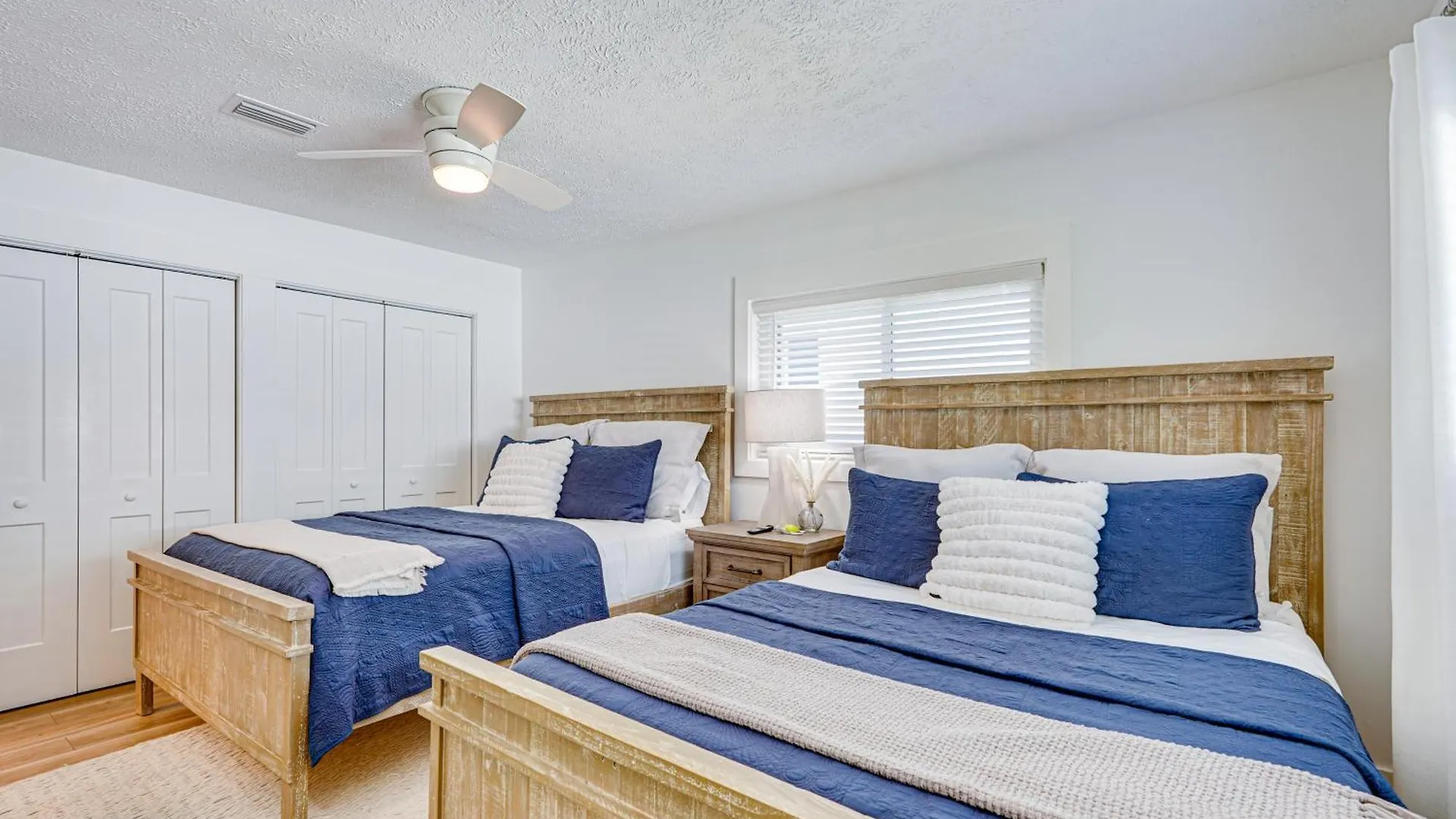 Walk To Beach Chic Pcb Getaway With Yard Panama City Beach Σπίτι διακοπών