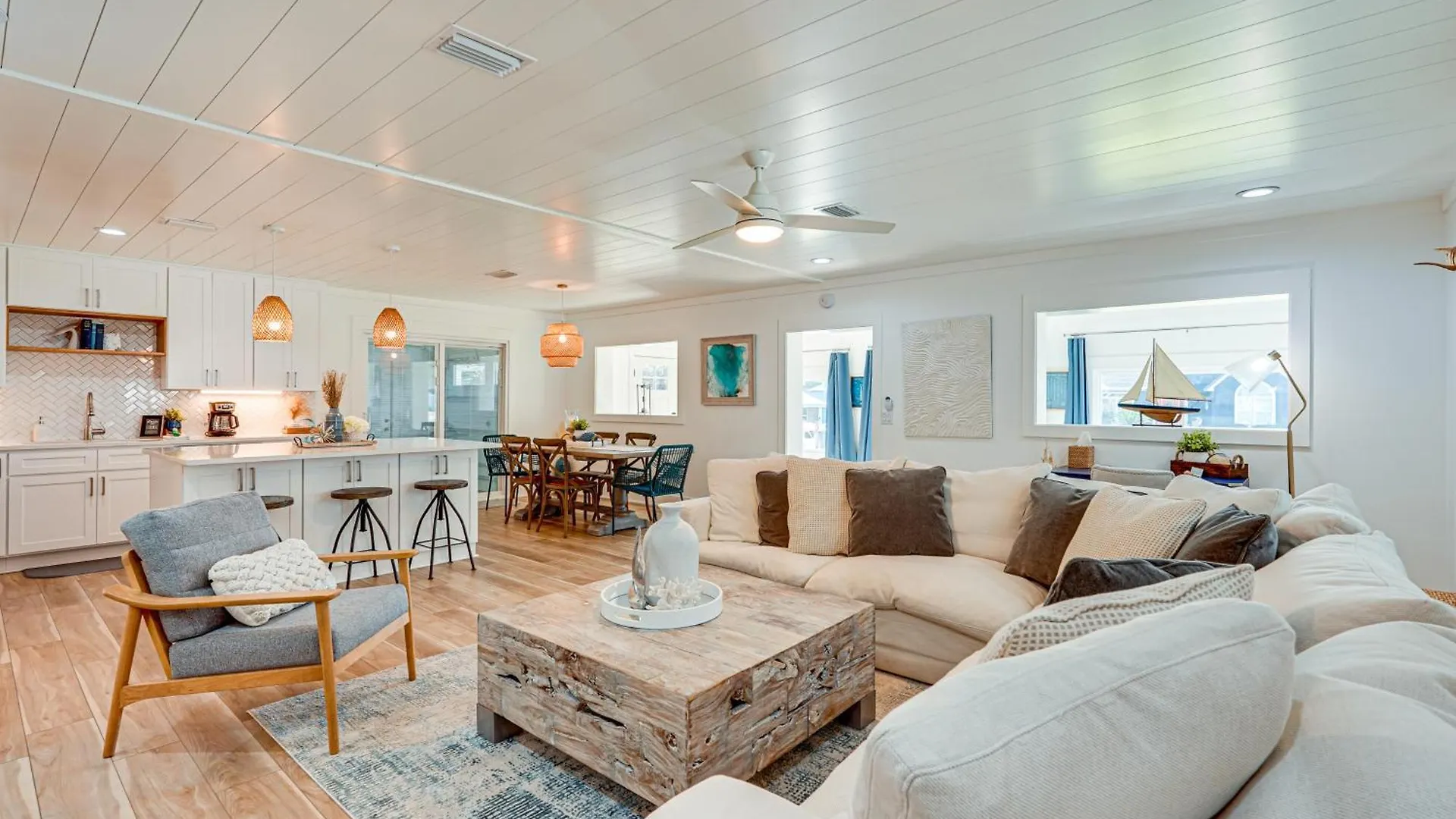 Walk To Beach Chic Pcb Getaway With Yard Panama Stadt